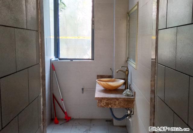 江南城 二楼临街办公铺面 宽敞舒适 气氛很好 租金才8500 - 房屋出租 - 房屋租售 - 海口分类信息 - 海口28生活网 haikou.28life.net
